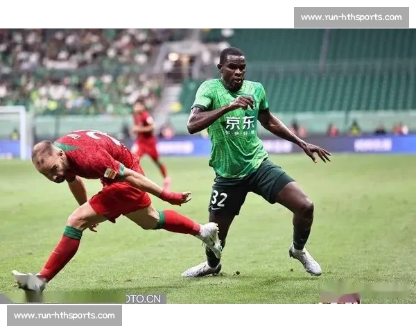 恩加德乌头球造门将乌龙 国安半场 1-0 领先西海岸
