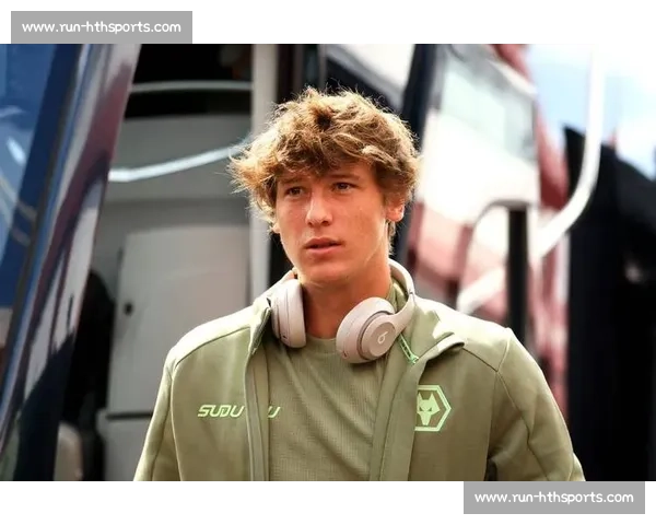 狼队官宣费尔 - 洛佩斯加盟 2300 万欧 + 200 万浮动签西班牙新星 狼队官宣费尔 - 洛佩斯加盟 2300 万欧 + 200 万浮动签西班牙新星